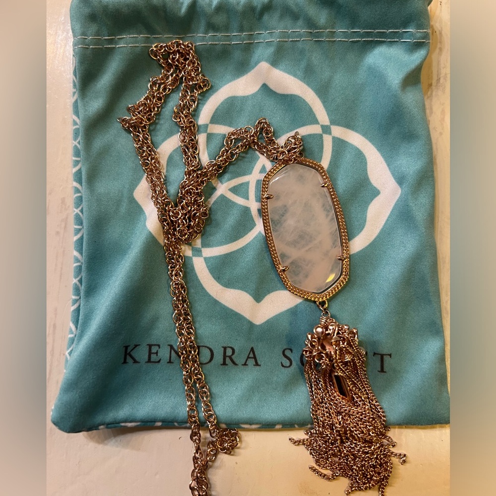 Kendra Scott Rayne necklace.